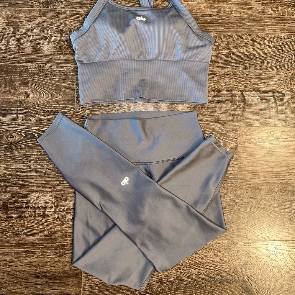Alo Grey Seamless Ribbed Favorite Bra Tank & 7/8 High-Waist Airlift Legging Set